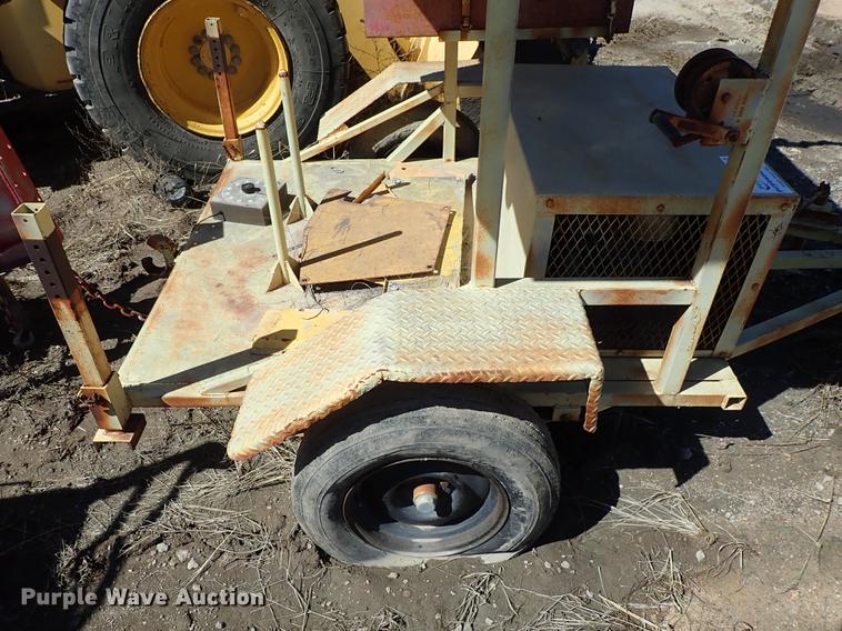 image for item DF8824 Arrow board trailer