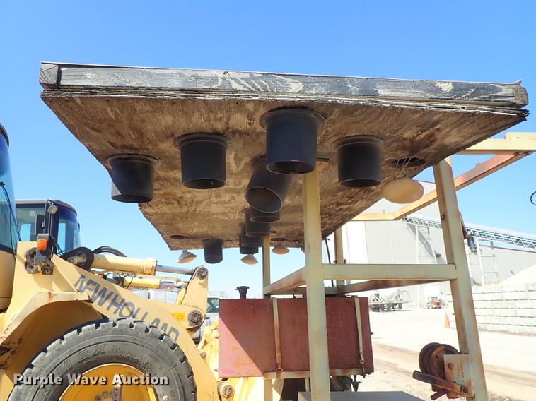 image for item DF8824 Arrow board trailer