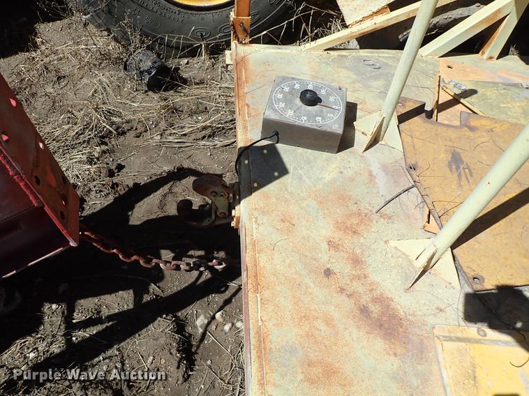 image for item DF8824 Arrow board trailer