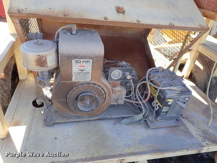 image for item DF8824 Arrow board trailer