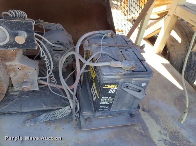 image for item DF8824 Arrow board trailer