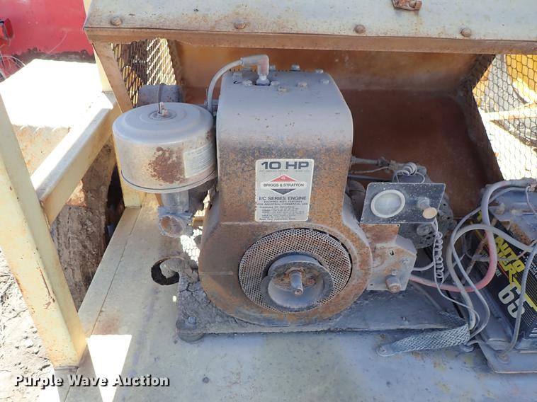 image for item DF8824 Arrow board trailer