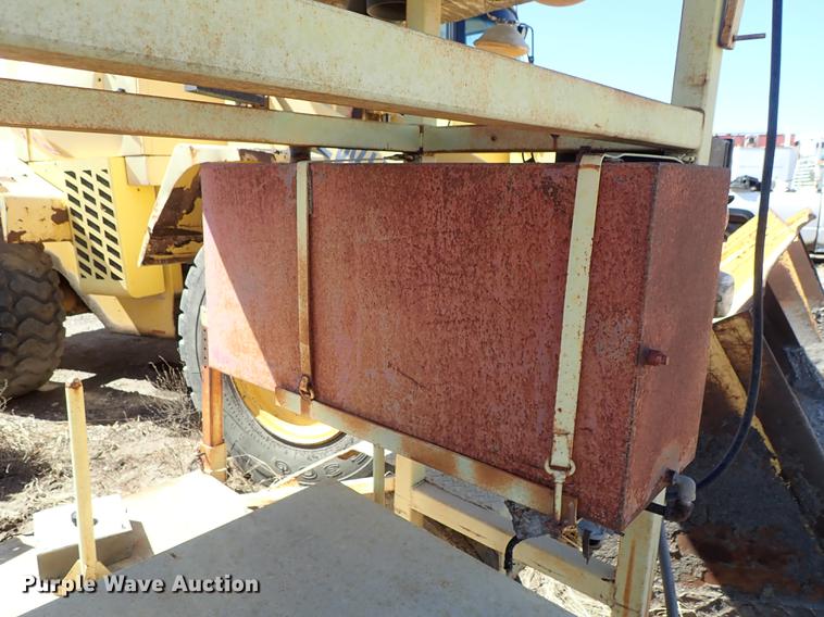 image for item DF8824 Arrow board trailer