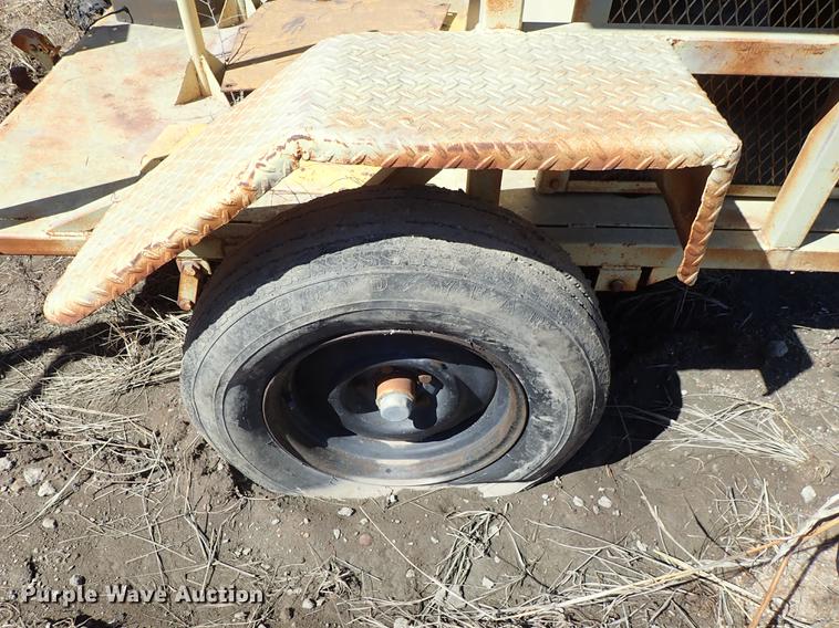 image for item DF8824 Arrow board trailer