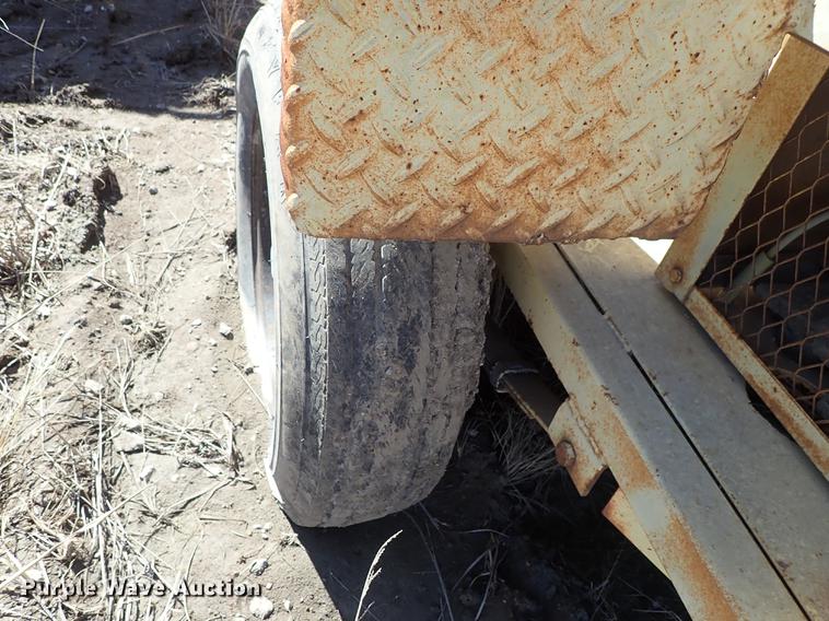 image for item DF8824 Arrow board trailer