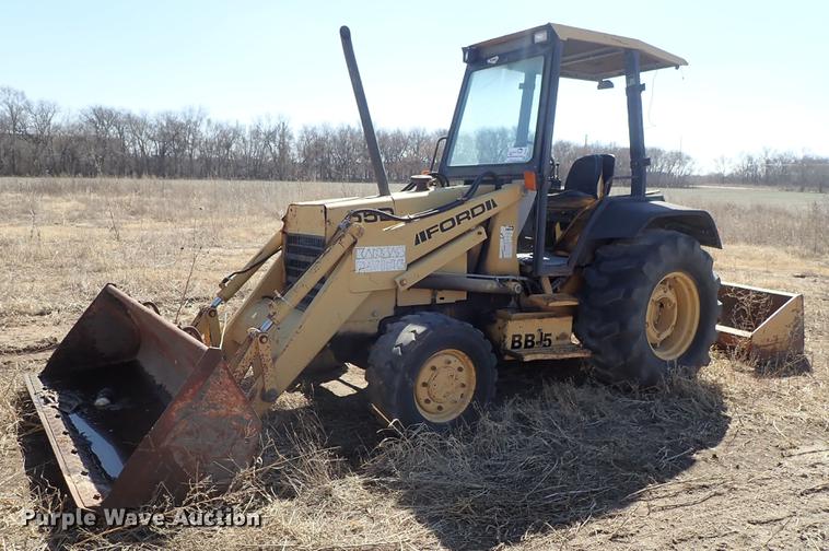 image for item DF8825 Ford 455D landscape tractor