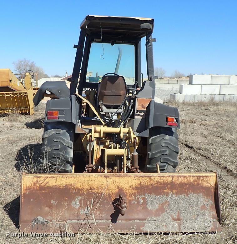 image for item DF8825 Ford 455D landscape tractor