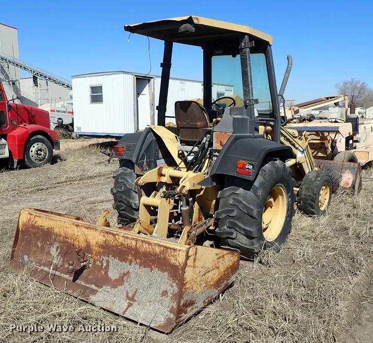 image for item DF8825 Ford 455D landscape tractor