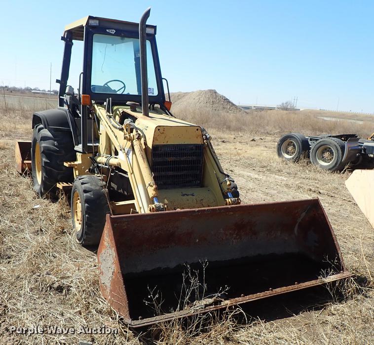 image for item DF8825 Ford 455D landscape tractor