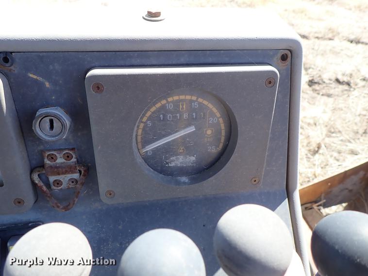 image for item DF8825 Ford 455D landscape tractor