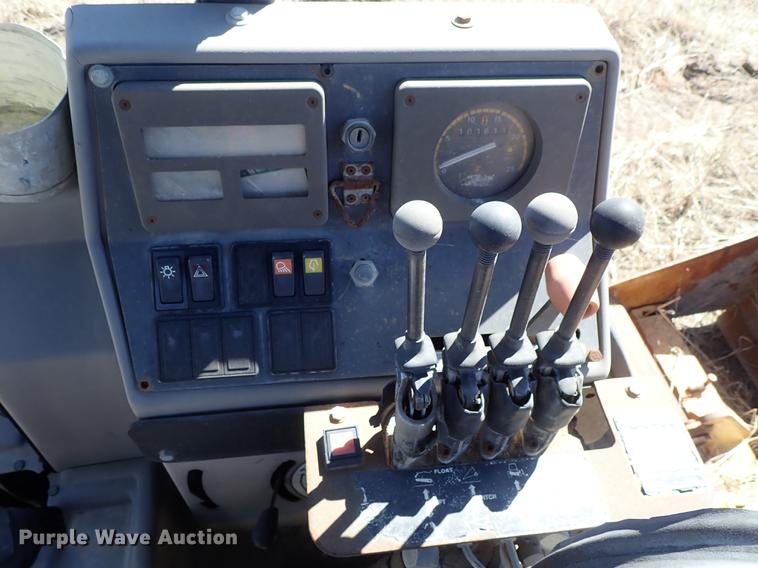 image for item DF8825 Ford 455D landscape tractor