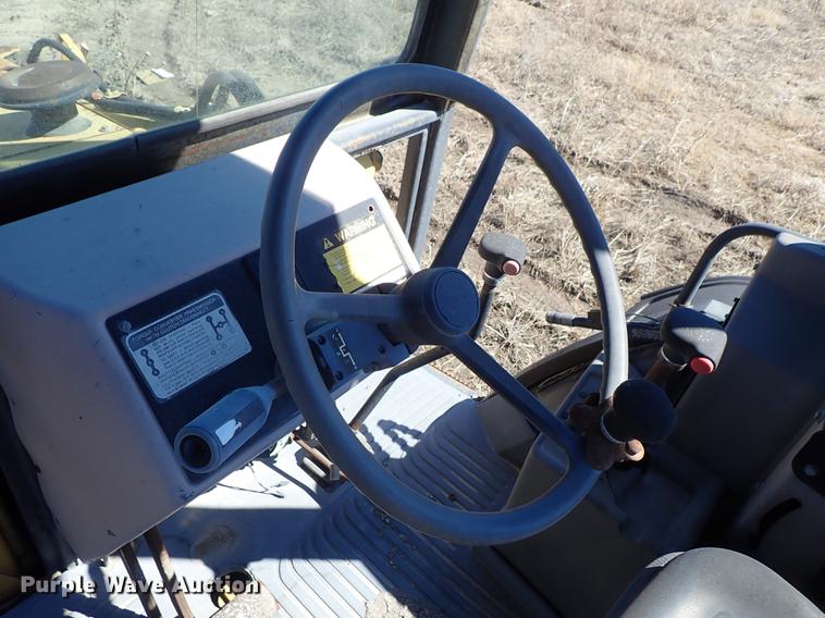 image for item DF8825 Ford 455D landscape tractor