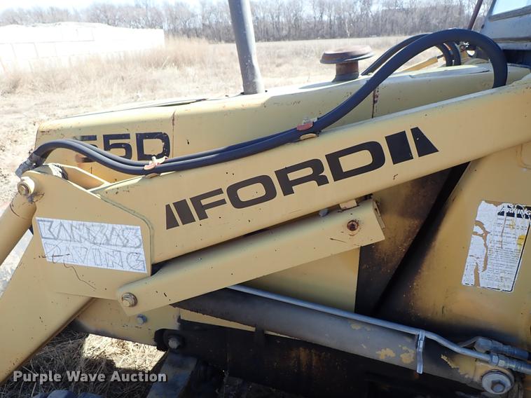 image for item DF8825 Ford 455D landscape tractor