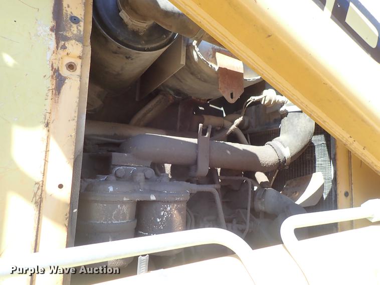 image for item DF8825 Ford 455D landscape tractor