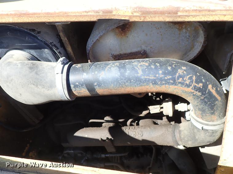 image for item DF8825 Ford 455D landscape tractor