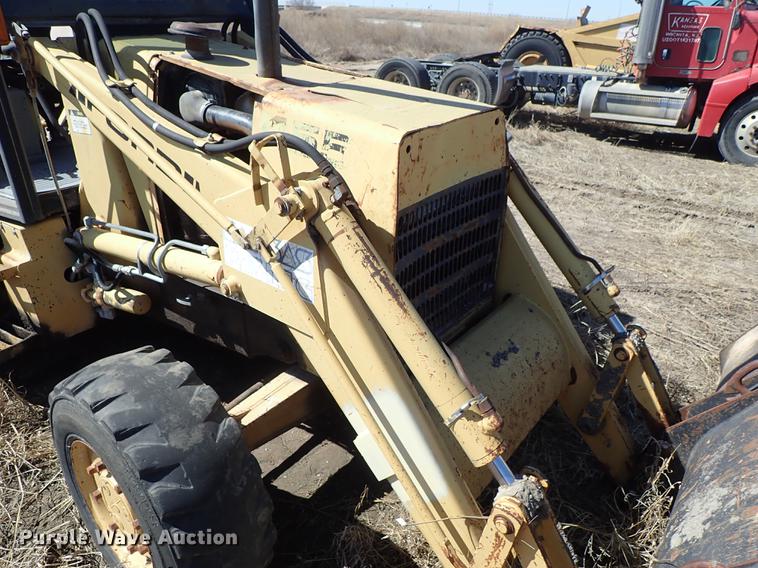 image for item DF8825 Ford 455D landscape tractor