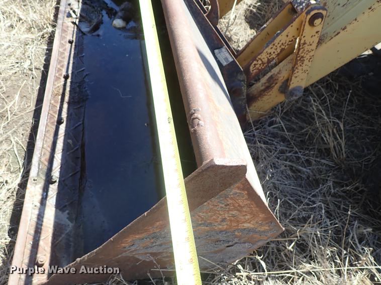 image for item DF8825 Ford 455D landscape tractor