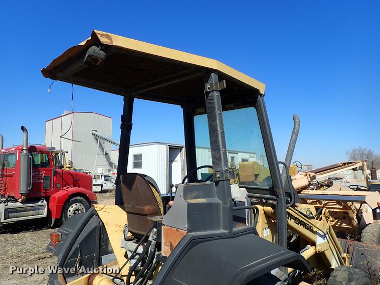 image for item DF8825 Ford 455D landscape tractor