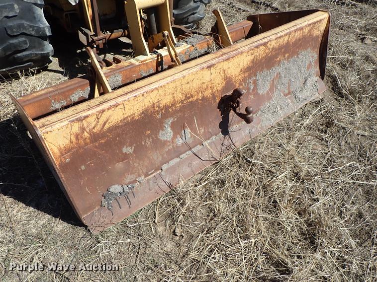 image for item DF8825 Ford 455D landscape tractor