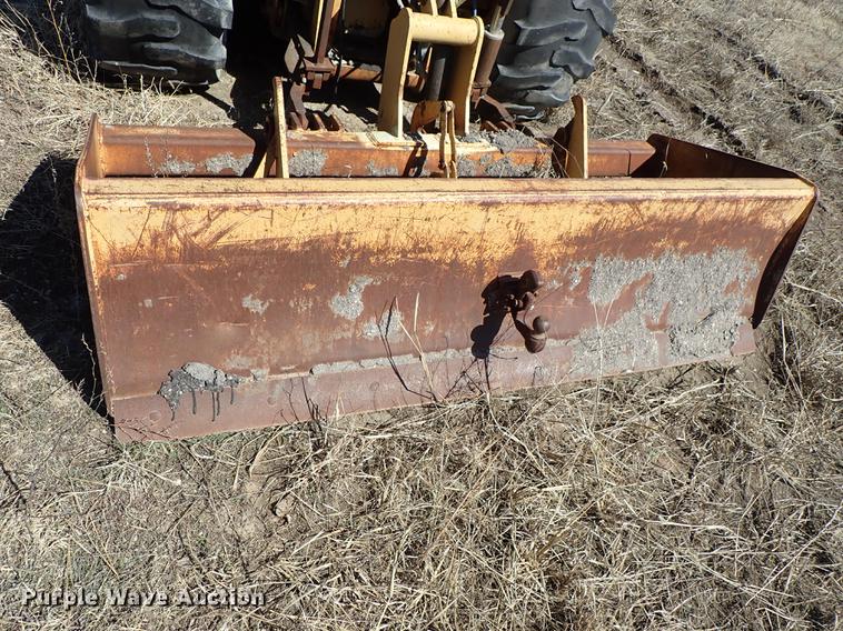 image for item DF8825 Ford 455D landscape tractor