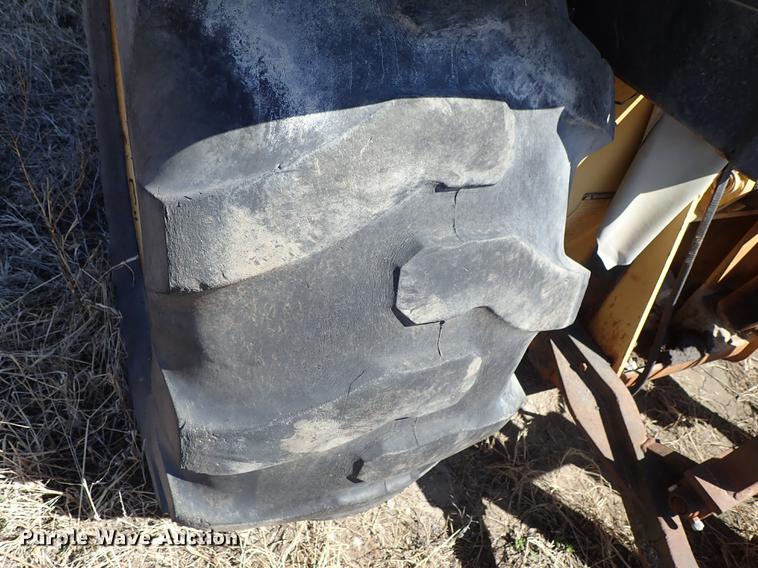 image for item DF8825 Ford 455D landscape tractor