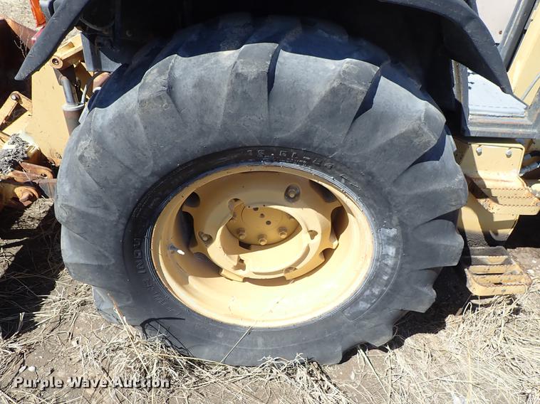 image for item DF8825 Ford 455D landscape tractor