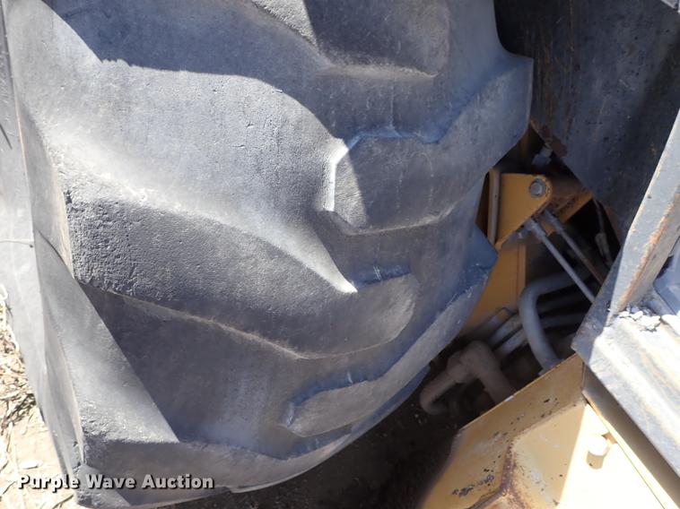 image for item DF8825 Ford 455D landscape tractor