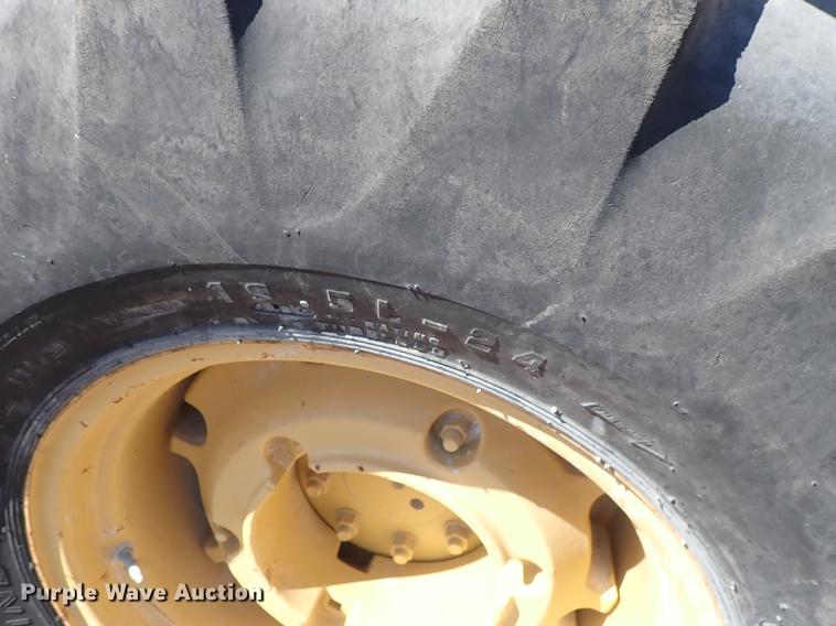 image for item DF8825 Ford 455D landscape tractor