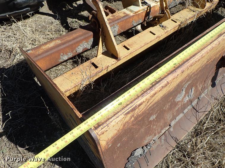 image for item DF8825 Ford 455D landscape tractor