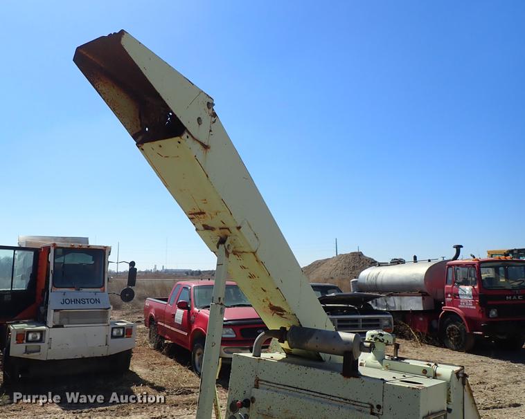 image for item DF8829 Wood chipper