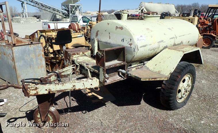 image for item DF8835 Tank trailer