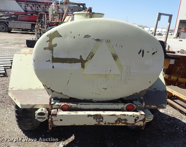 image for item DF8835 Tank trailer