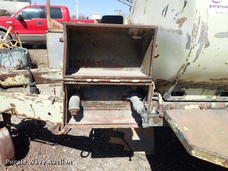 image for item DF8835 Tank trailer