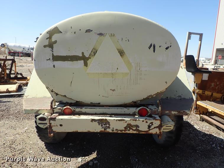 image for item DF8835 Tank trailer