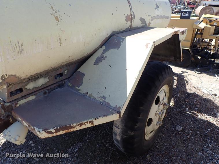 image for item DF8835 Tank trailer