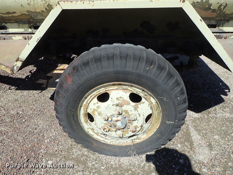image for item DF8835 Tank trailer