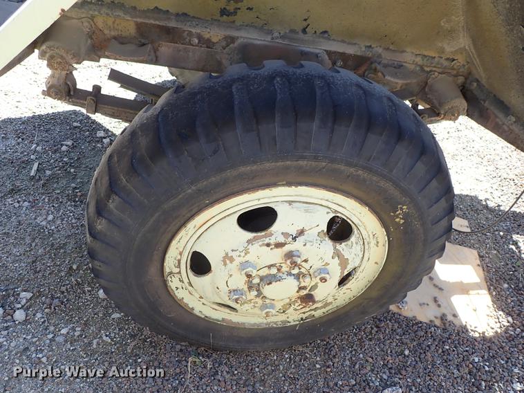 image for item DF8835 Tank trailer