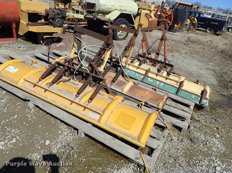 image for item DF8836 (3) snow plows