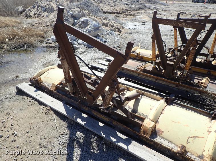 image for item DF8836 (3) snow plows