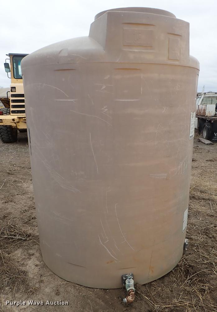 image for item DF8860 (2) poly tanks