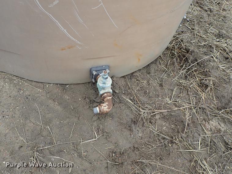 image for item DF8860 (2) poly tanks