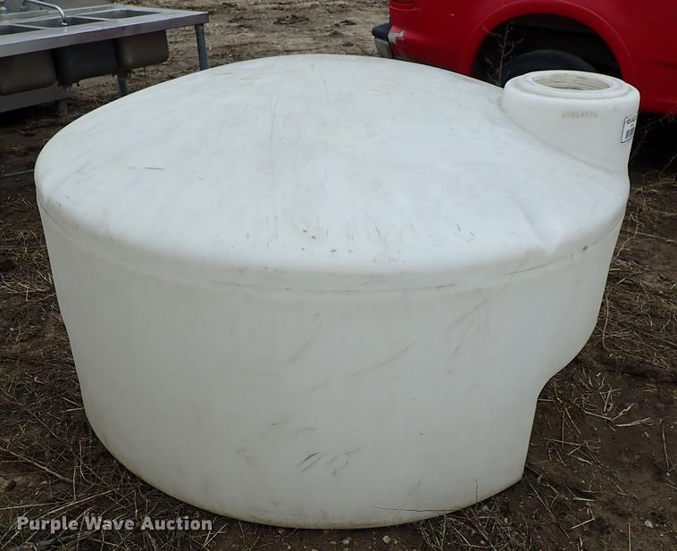 image for item DF8860 (2) poly tanks