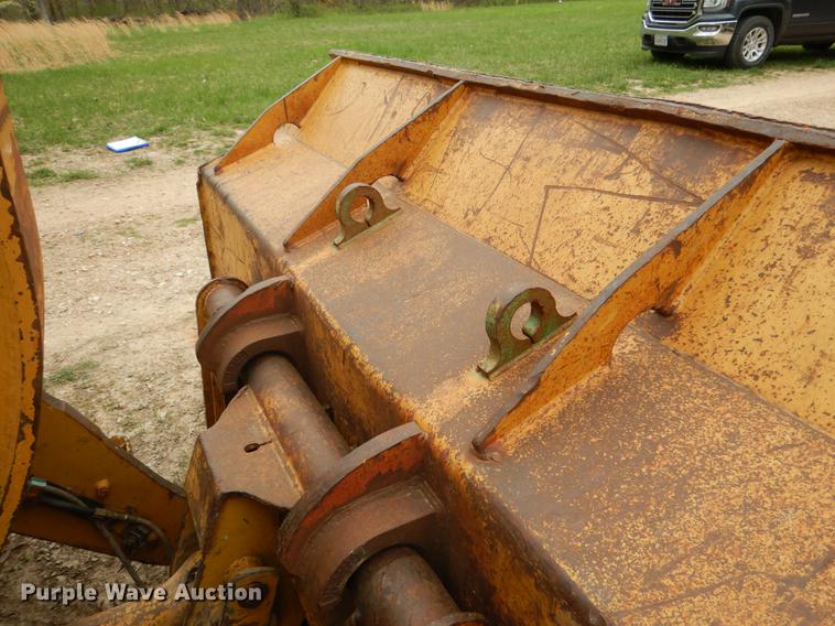 image for item DY9812 2005 Caterpillar 953C track loader