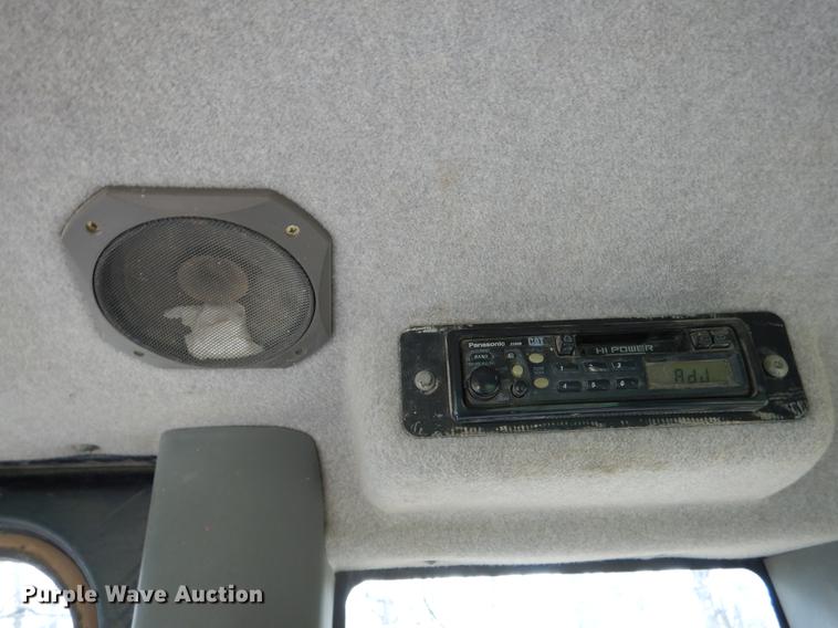 image for item DY9812 2005 Caterpillar 953C track loader