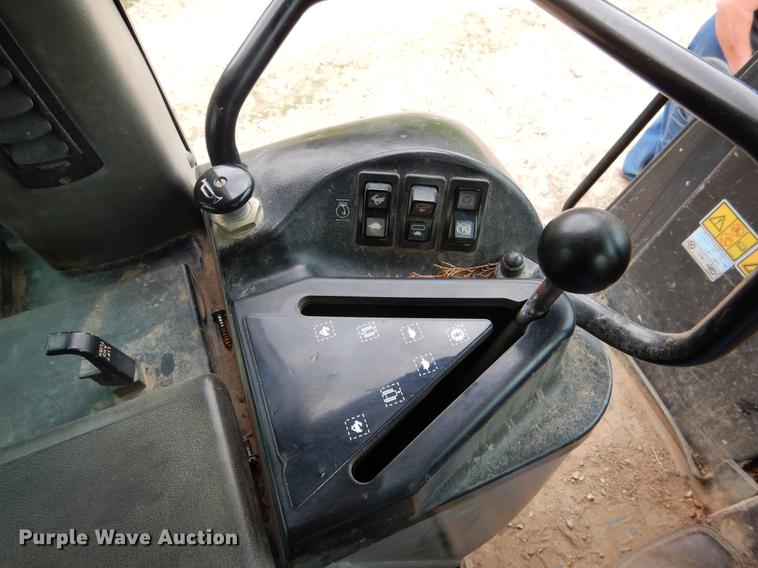 image for item DY9812 2005 Caterpillar 953C track loader