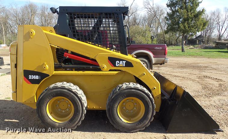 image for item EF9512 2013 Caterpillar 236B3 skid steer