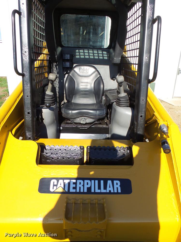 image for item EF9512 2013 Caterpillar 236B3 skid steer