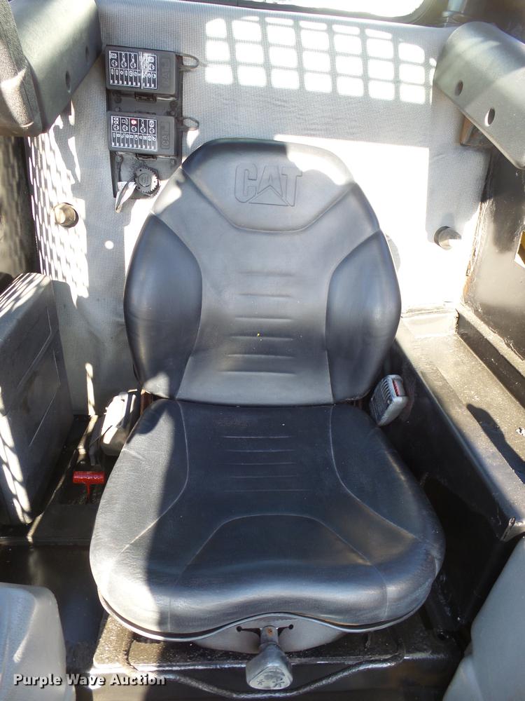 image for item EF9512 2013 Caterpillar 236B3 skid steer