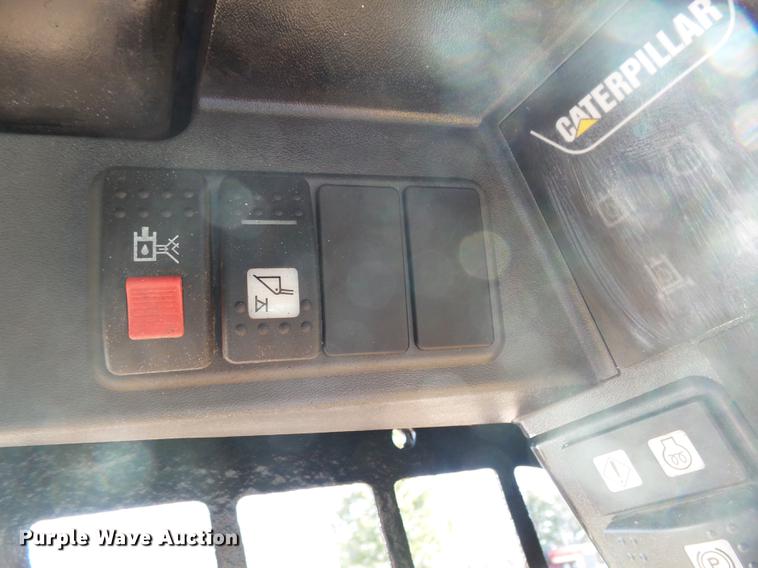 image for item EF9512 2013 Caterpillar 236B3 skid steer