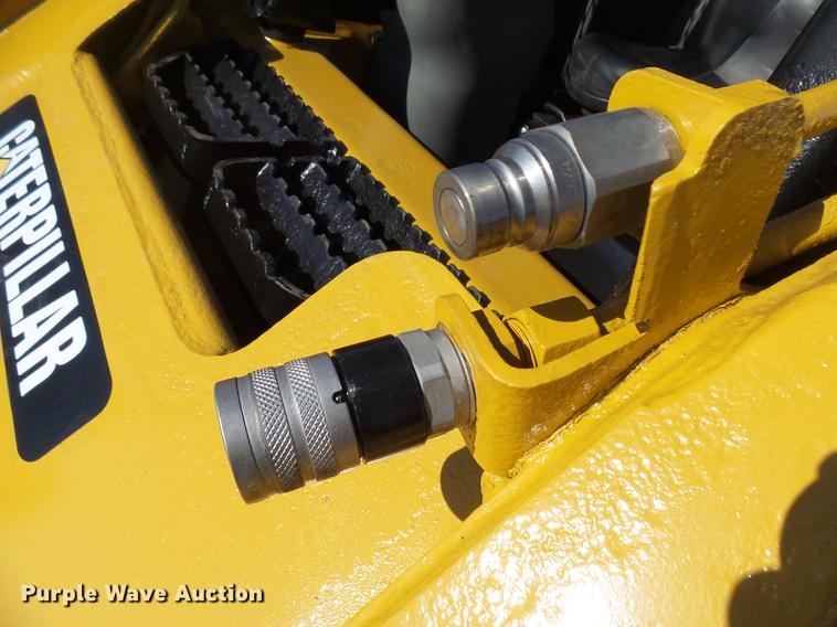 image for item EF9512 2013 Caterpillar 236B3 skid steer